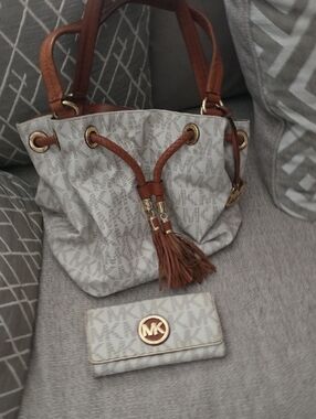 Michael Kors Cream & Brown Logo Drawstring Tote with Tassel